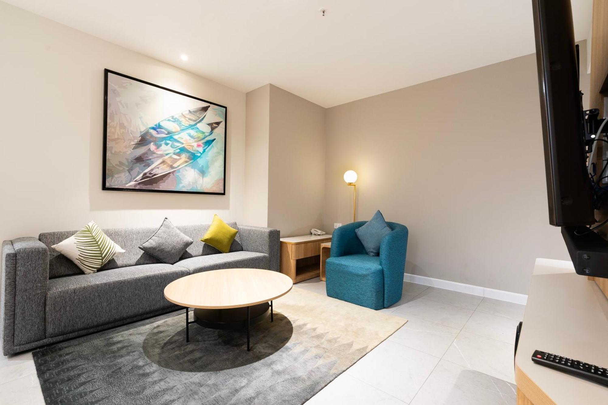 Căn hộ Zenity 3br Condo: Luxury And Comfort In Quan 1 *
